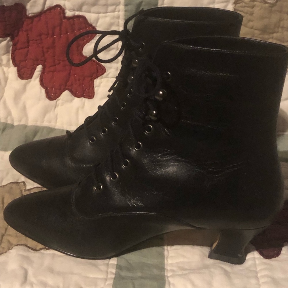 Witch boots 7b. Black leather lace up.